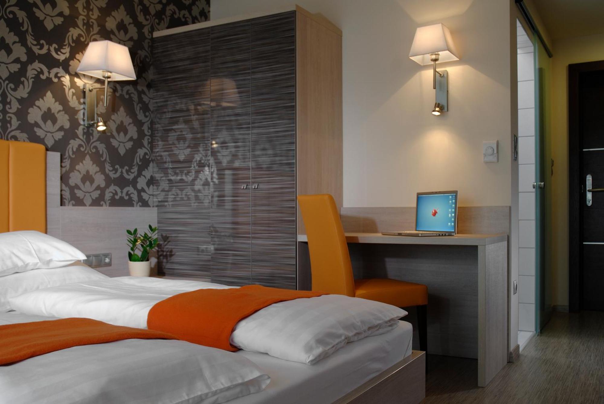 Gokart Hotel Kecskemét Eksteriør bilde