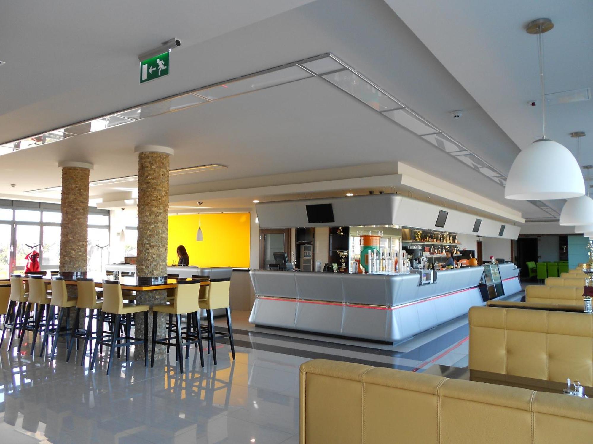 Gokart Hotel Kecskemét Eksteriør bilde