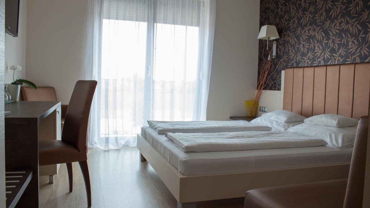 Gokart Hotel Kecskemét Eksteriør bilde