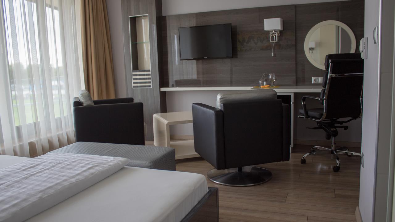 Gokart Hotel Kecskemét Eksteriør bilde