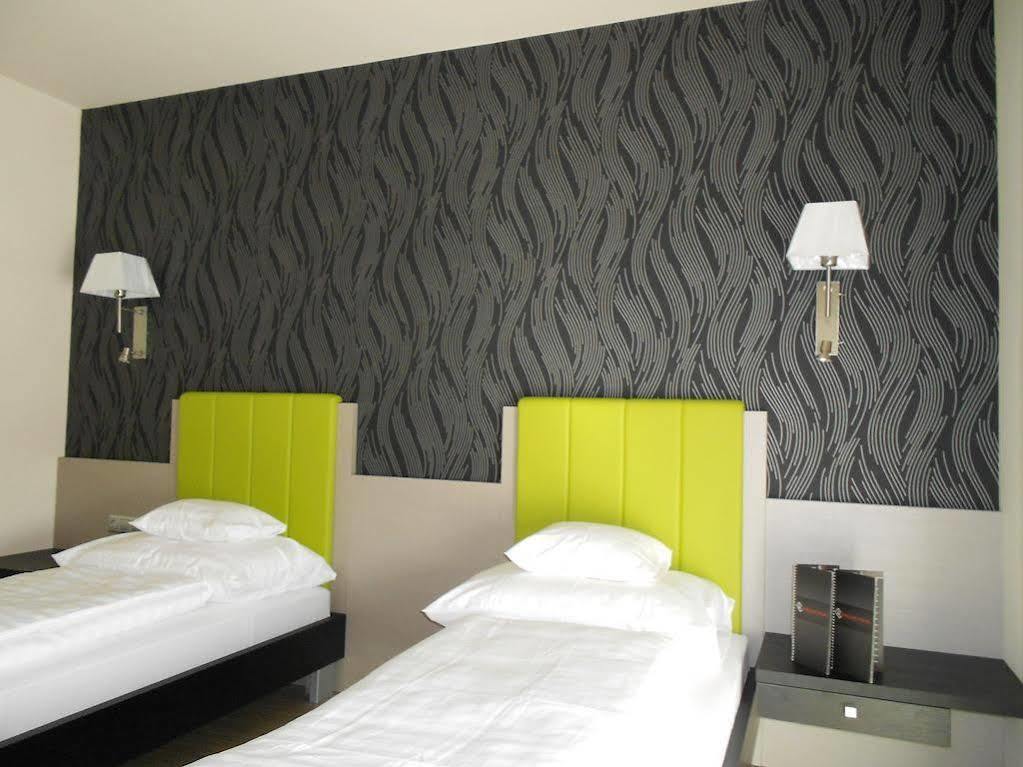 Gokart Hotel Kecskemét Eksteriør bilde